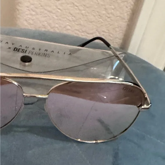 Quay x Desi High Key Sunglasses - Picture 4 of 7
